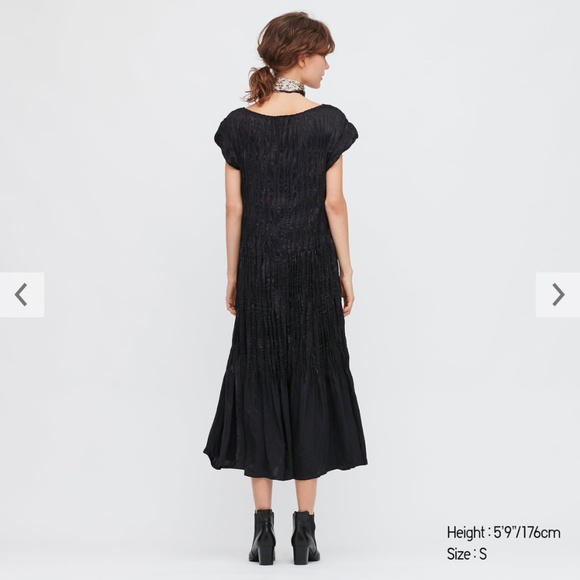 Uniqlo Ines de la Fressange black satin twist pleated short sleeve dress NWT - Picture 2 of 10